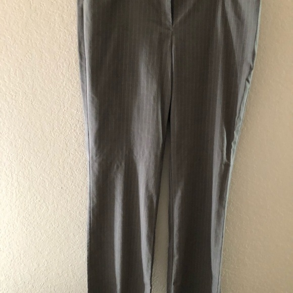 NY and Co Grey Suit - Picture 4 of 6